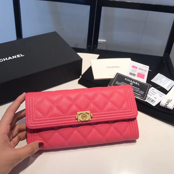 シャネル財布正面デザイン